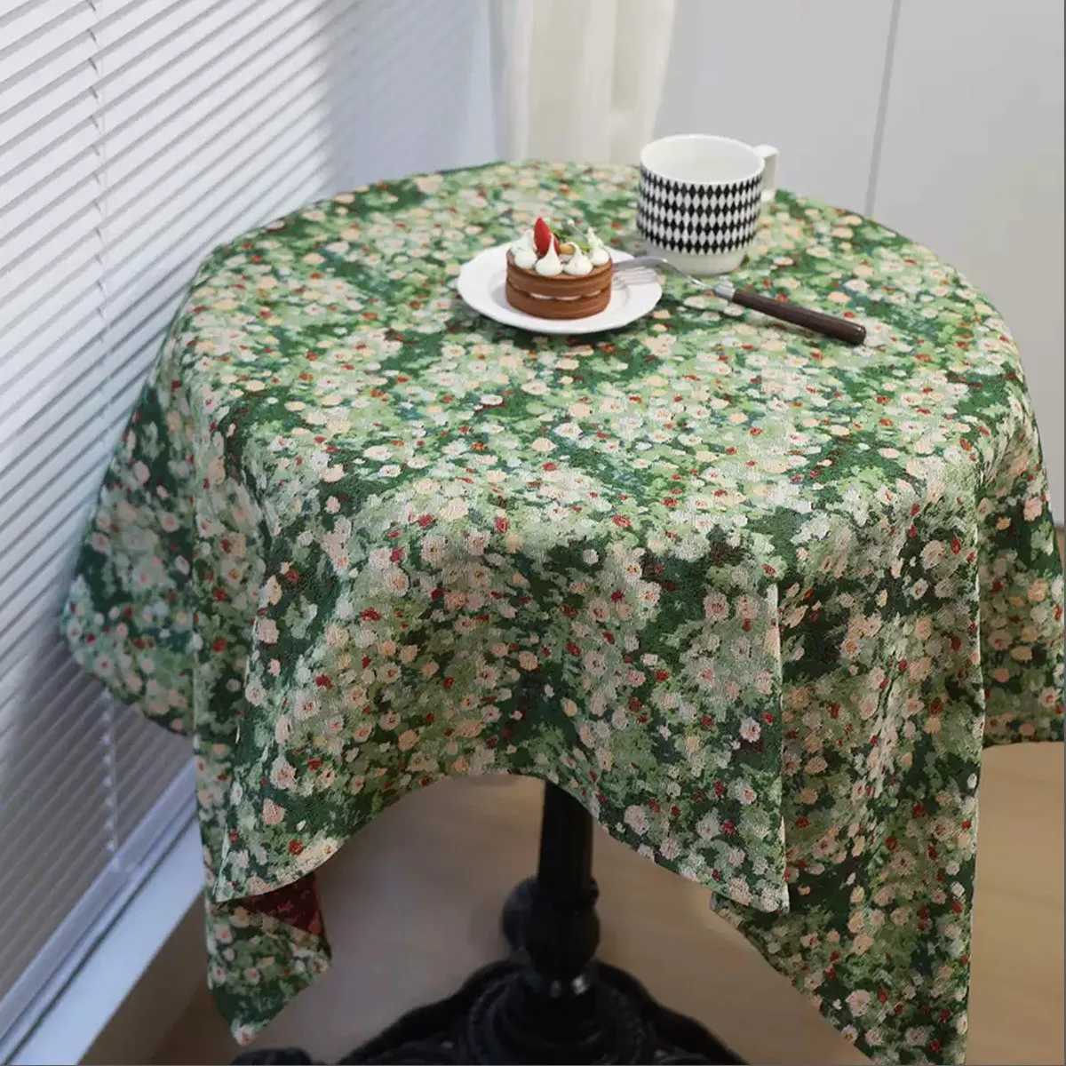 1pc Jacquard Green Grassland Tablecloth with Rolled Edges Suitable for Atmosphere Home Decoration in Tea Tables Dining Rooms Y251201