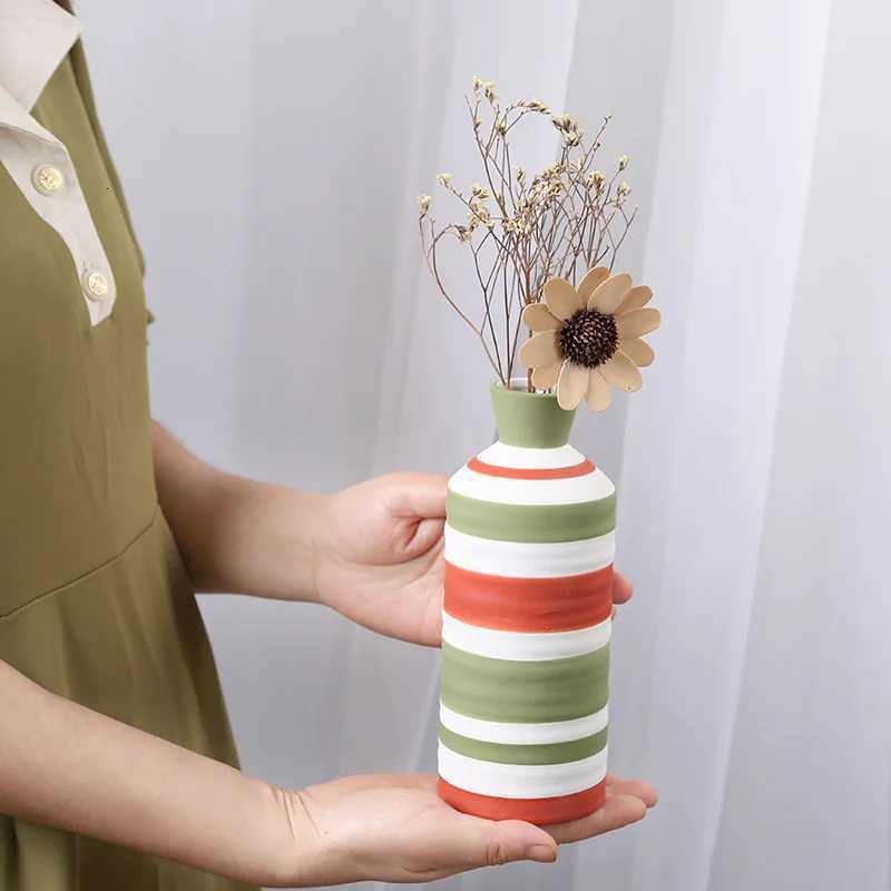 Hand Drawn Ceramic Floral Ware Modern Nordic Geetric Lines He Decor Model Ro Desktop Ceramic Vase Decoration Y251201