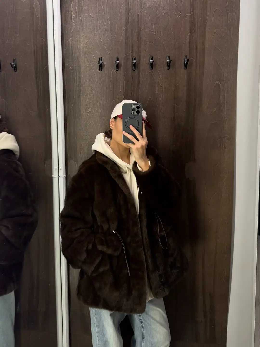 Drawstring Cinched-waist Faux Fur Coat Women Chic Stand Collar Full Sleeve Pocket Warm Jacket Lady Winter Daily Street CoatsT251201