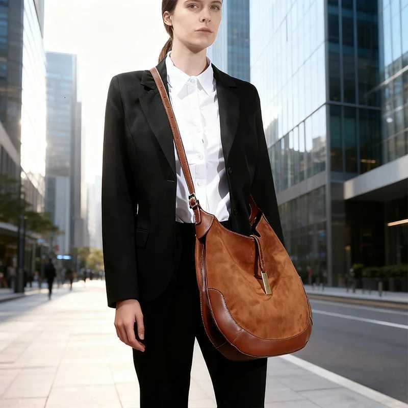 New handbag large capacity shoulder bag fashionable underarm bag commuting high-end sense shoulder crossbody bag K251201