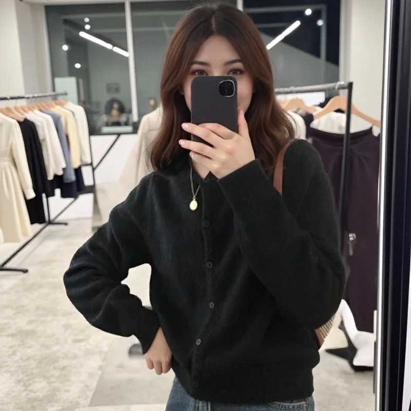 Round neck black temperament short knitted cardigan loose outer sweater jacket for autumn and winter commuting women M260306