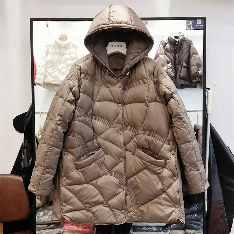 New Winter Coats Women 90 Duck Down Coat Ultra Light Puffer Feather Jacket Hooded Autumn Warm Casual Lightweight Female ParkaT251201