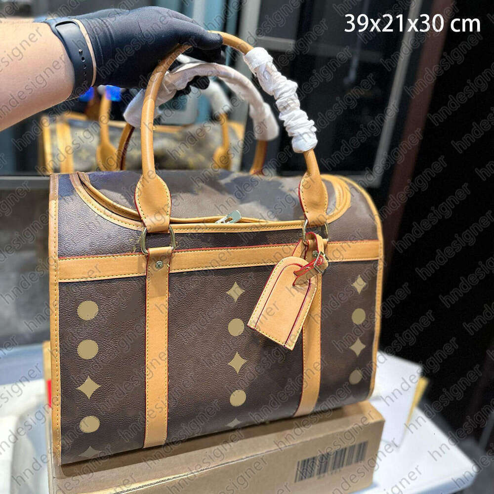 High End Dog Carrier Small Pet Commuter Bag Tote Bag Large Capacity Pet Portable Travel Bag Designer Pet Carrier Bags Side Ventilation Cat Carrier Bag Pet Animal Bag