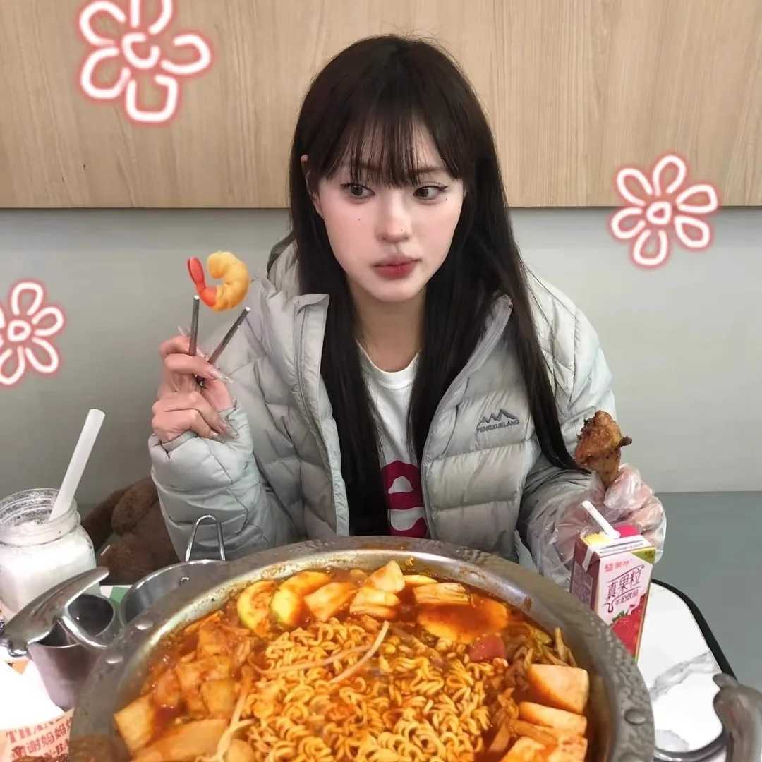 Pork rib down jacket womens short lightweight 2025 winter new style simple white duck down casual sports hooded jacketT251201