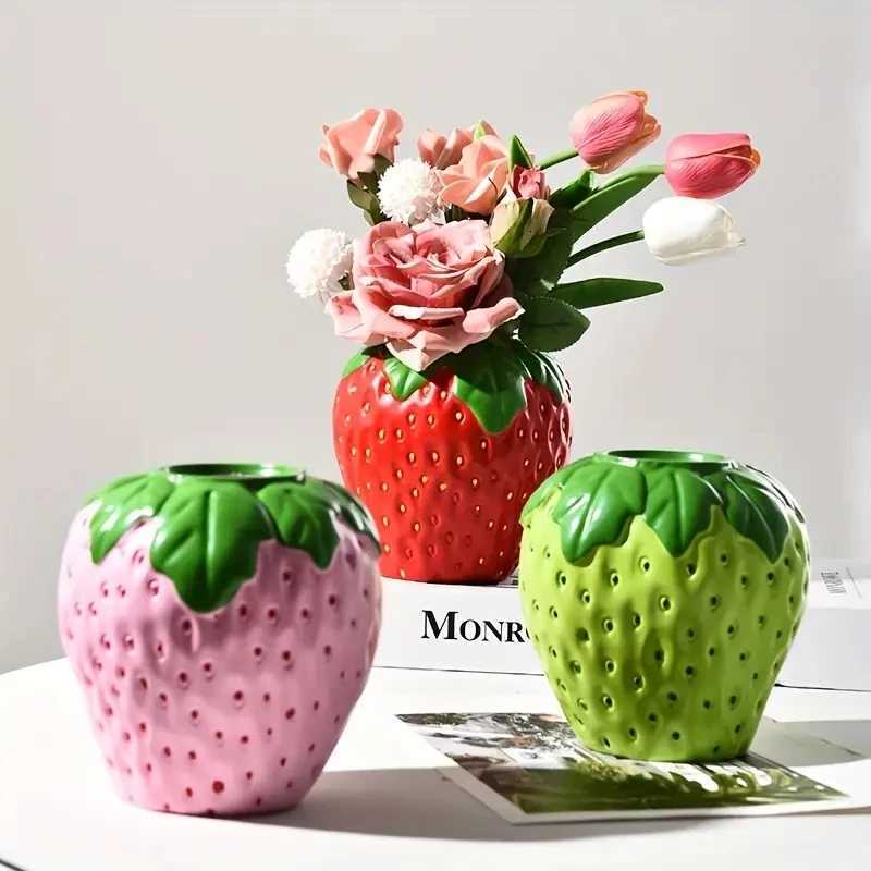 Creative Strawberry Shaped Vase for Flower Arrangement Living Ro He Decoration Flower Pot Y251201