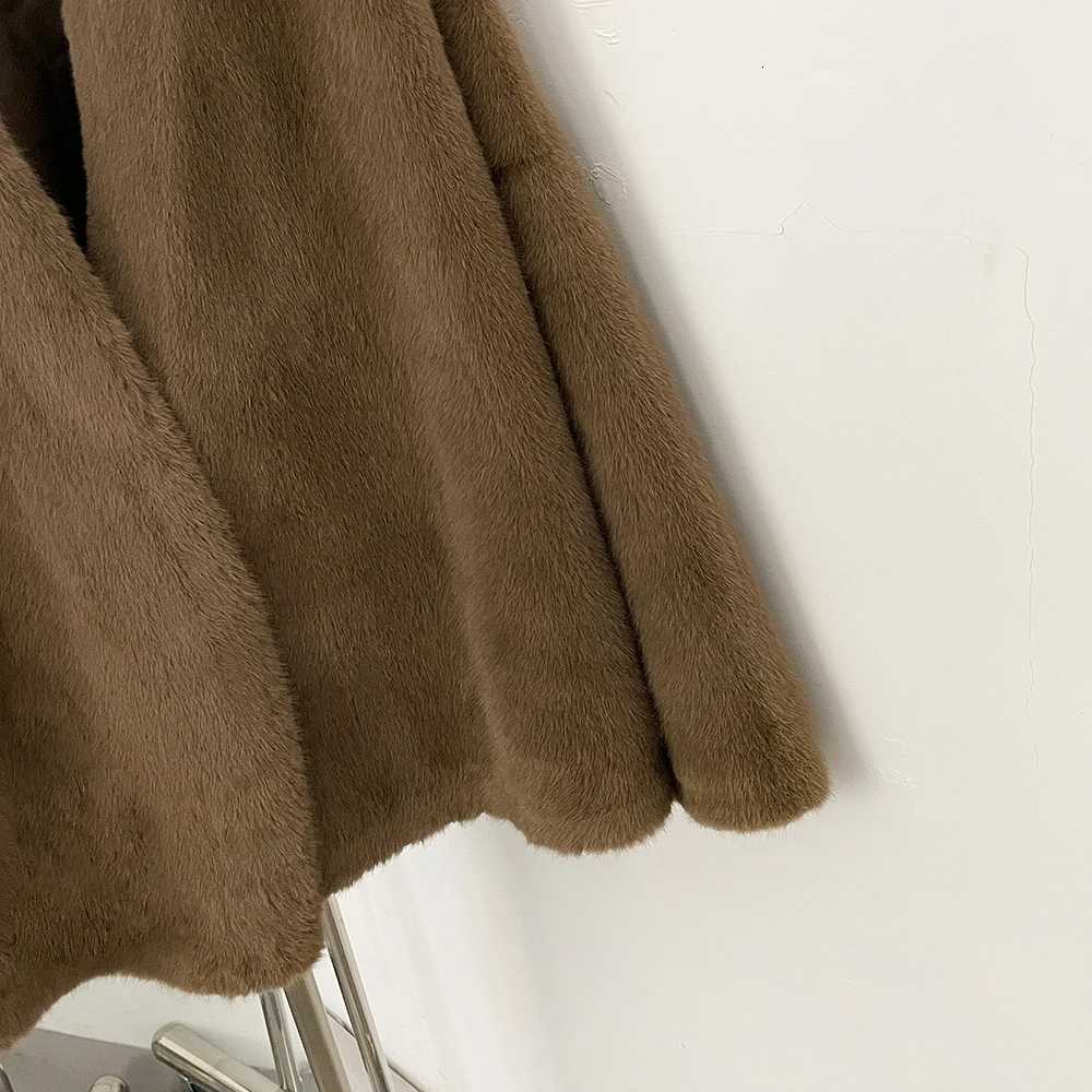 New Fur Coat Artificial Female Long Sleeves Faux Fur Autumn Winter Loose Fluffy Jacket Women Fashion Thickened Warm Top ClothesT251201