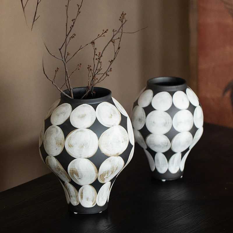 Chinese Ceramic Vase HandPainted Patter Pottery Jar Living Ro Dried Flower Vase He Decor Traditional Accent Y251201