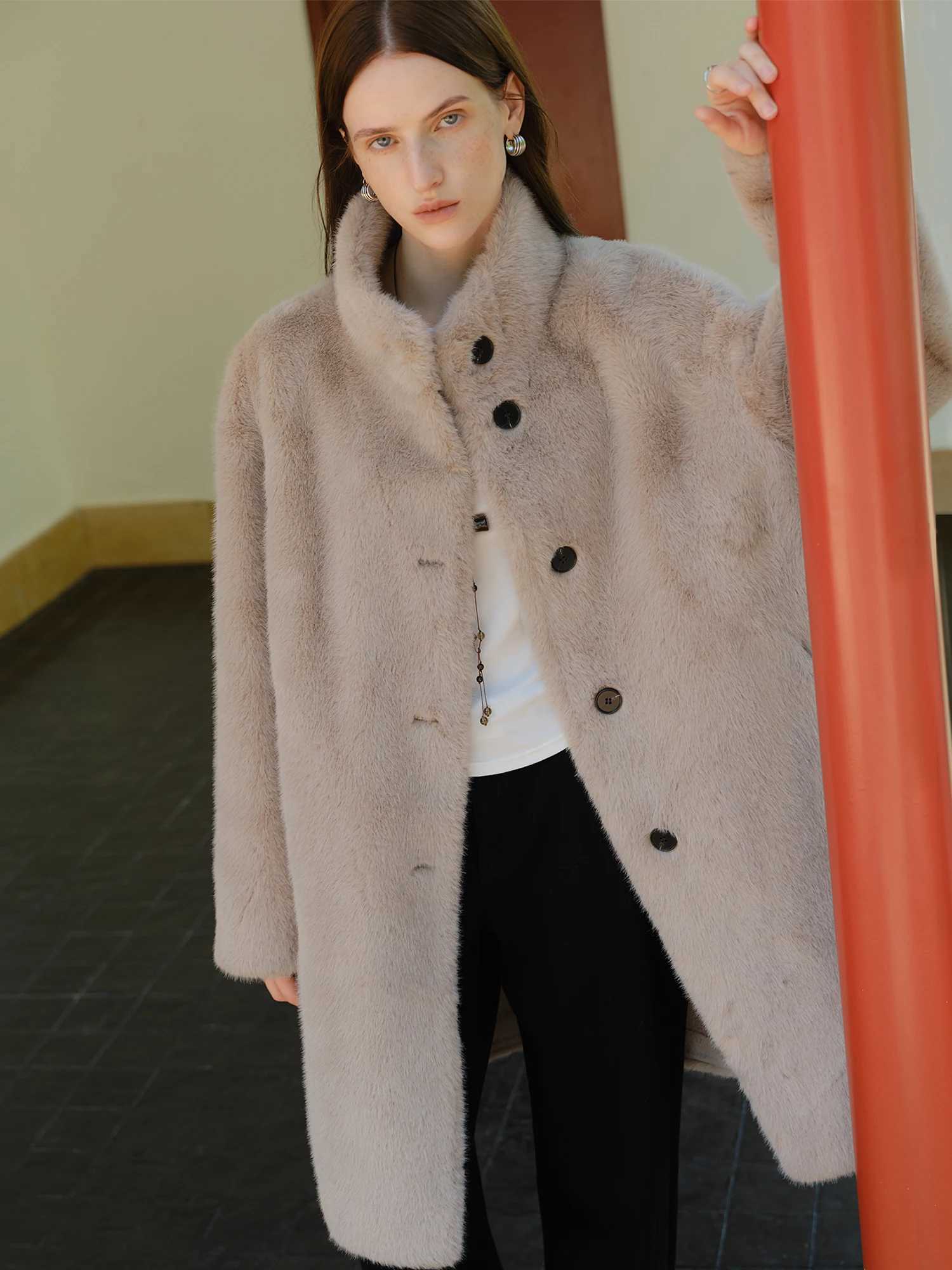 ZIQIAO Korean Style Stand-up Collar Faux Mink Coat for Women 2025 Winter New Style Faux Fur Warm Coat Soft Cozy StreetwearT251201