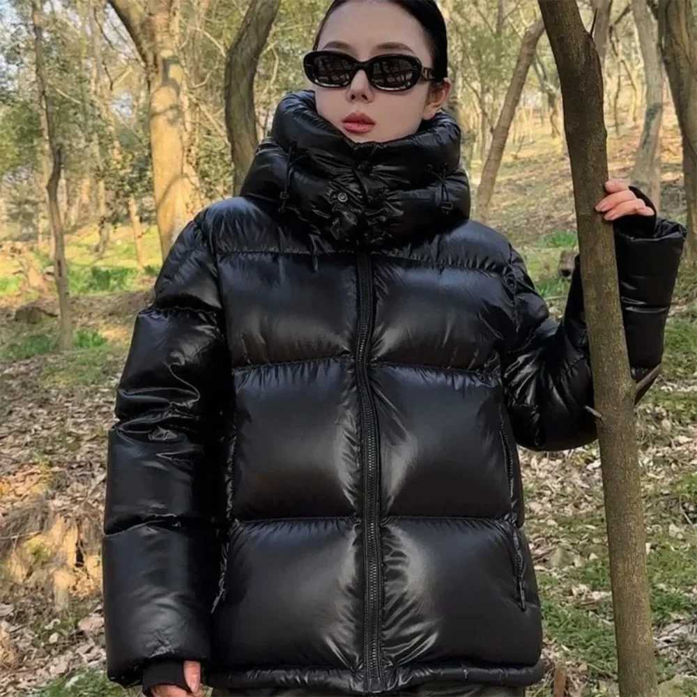 New Winter 90 White Duck Down Coat Black Glossy Short Fluffy Women Puffer Jacket Hooded Thickened Warm Casual Down JacketT251201