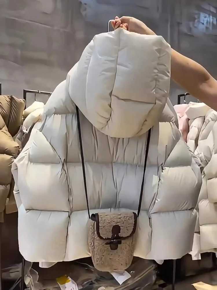 Fashion Women Down Jackets 2025 New Female Stand Collar Puffer Jacket Casual Loose Hooded ParkasT251201