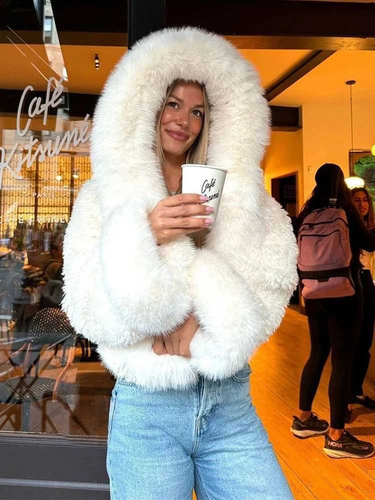 Pure White Faux Fur Short Jacket Casual Lapel Full Sleeve Loose Thickened Hooded Jacket 2025 Womens Winter Streetwear New StyleT251201