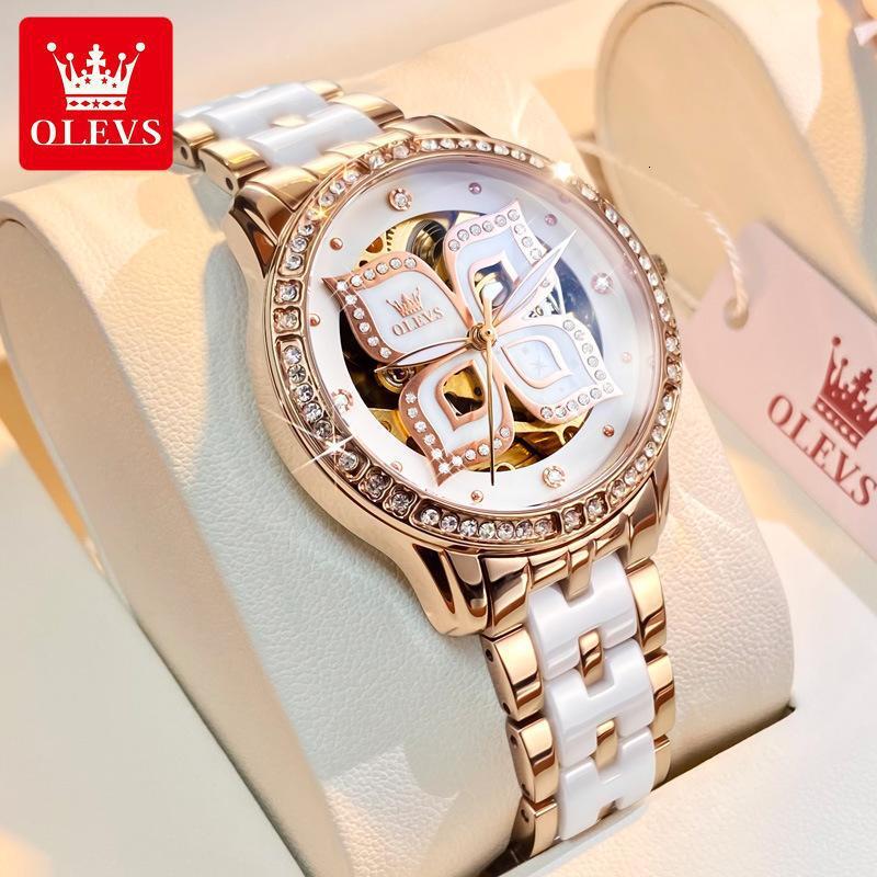 OLEVS Designer Fashion High-end Business Watch Watch Brand Four-leaf Clover Hollow Diamond Set Luminous Women's Watch Luxury Free Shipping Wholes