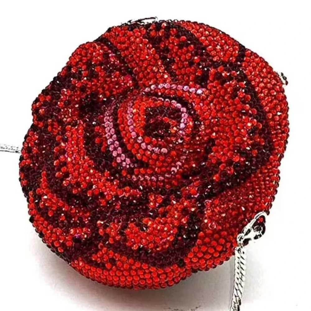 Rose Flower Diamond Clutch Bag WHTUOHENG Crystal Evening Purses Luxury Little Full Rhinestone Floral Wedding Dinner Handbags Wed K251201