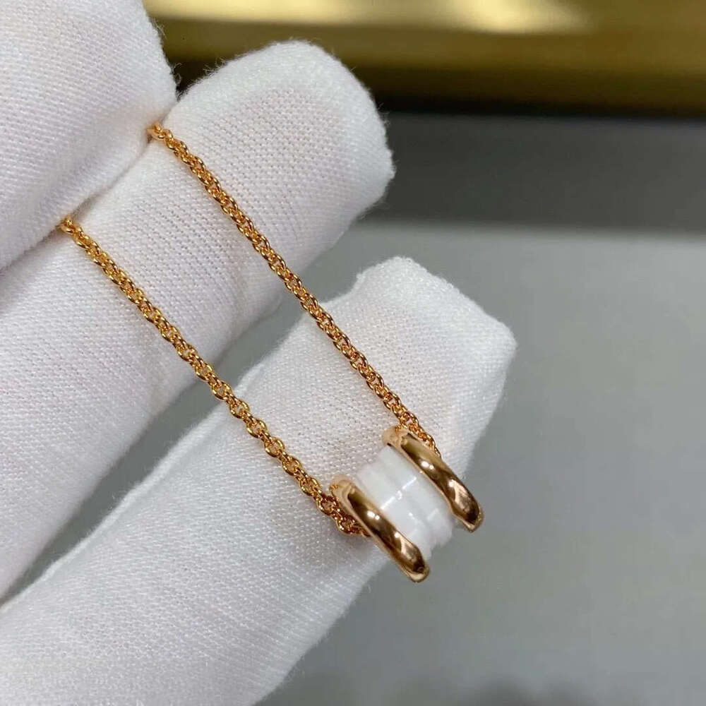 Designer necklace Designer Jewelery Pendant 5A quality for Women Classic Black Circle bulgarily Necklaces Diamonds New 2024