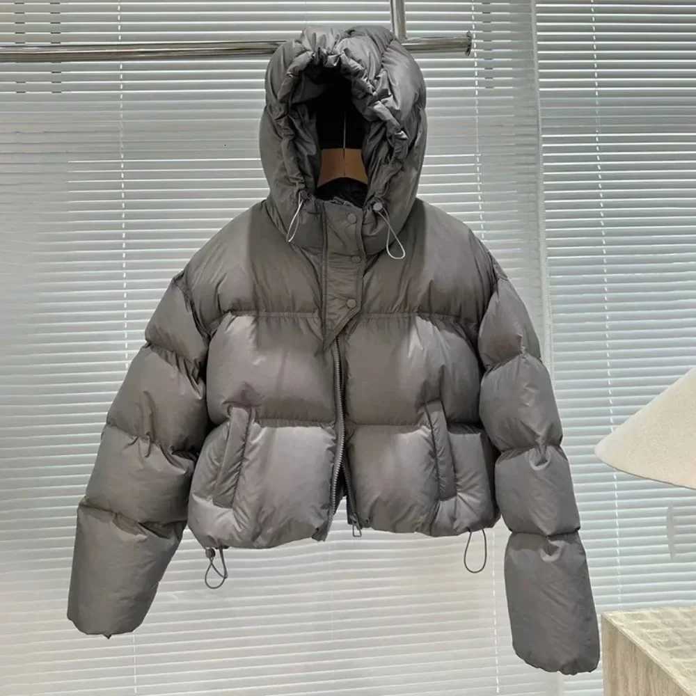 2024 New Fashion White Duck Down Jacket Hooded Women Autumn Winter Warm Over Size Casual Short Thick Outwear Female CoatT251201