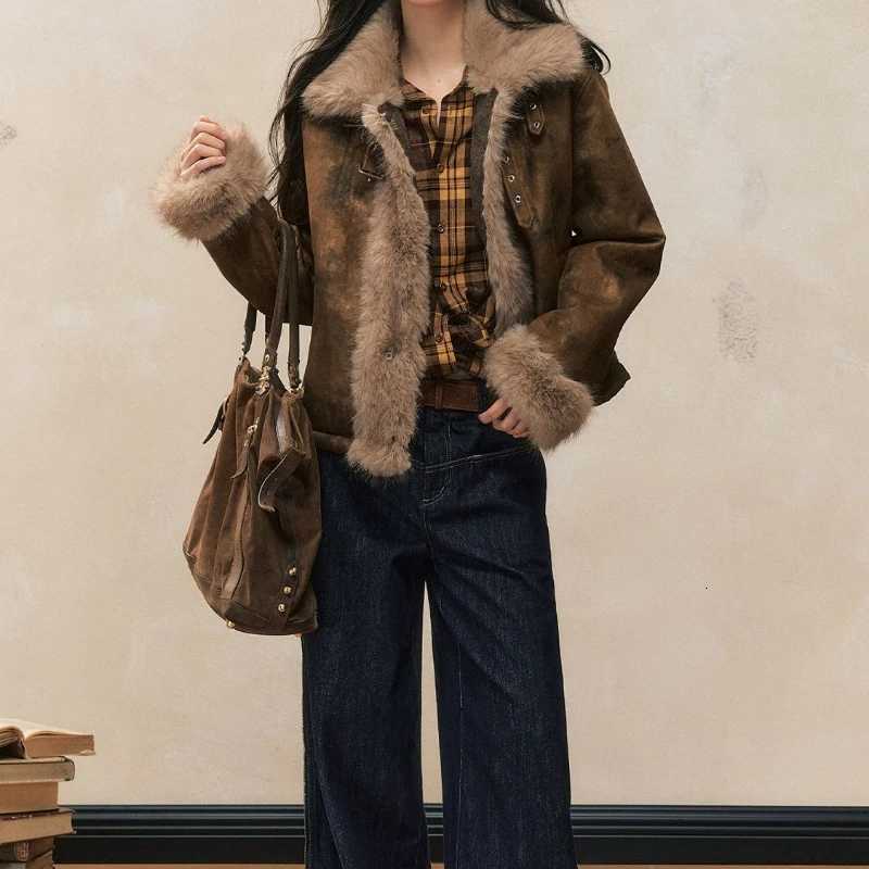 Autumn and Winter Coat with A Stylish Fur Patchwork Design Womens Biker Jacket Leather and Fur Integrated JacketT251201