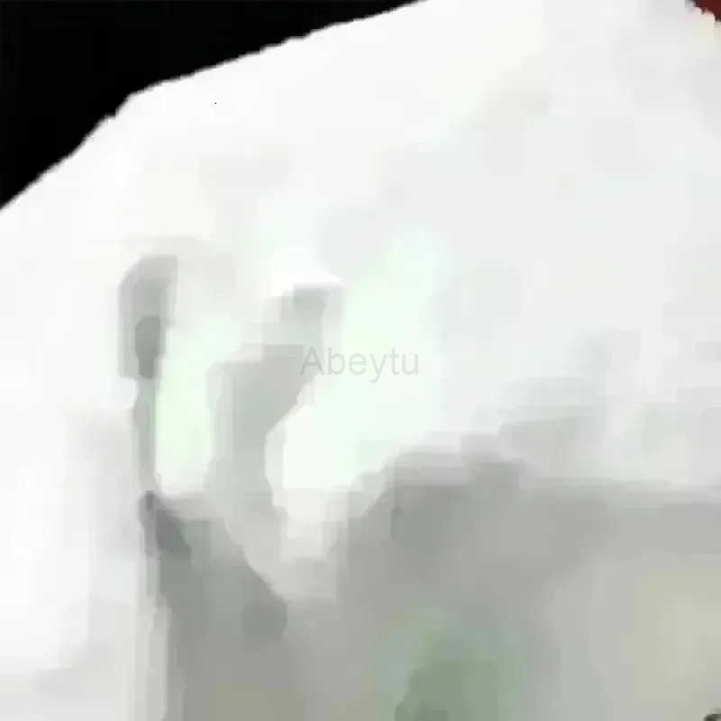 Sanrio Hello Kitty Flannel Blanket The Perfect Gift Soft and Warm Suitable for Sofas Beds and Office Napping Blankets Decoration H251201