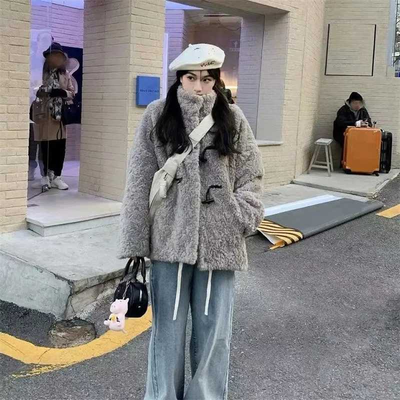 New Fur Coat Mid To Long Winter Stand Up Collar With Cow Horn Cotton Thick An Warm Loose Fitting Imitation Rabbit Fur Coat TopT251201