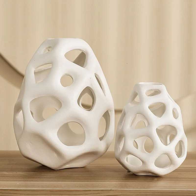 CAPIRON Hollow Out Ceramic Vase White Black Nordic ical Aesthetics Off He Living Ro Interior Decoration Acessories Y251201
