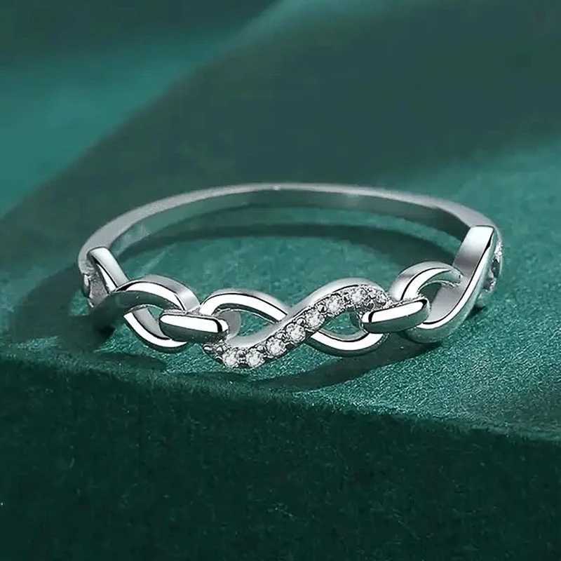 Huitan Elegant Infinity 8 Shaped Finger Ring for Women Wedding Band Accessories Silver Color Luxury Trendy Female Jewelry GiftT251201
