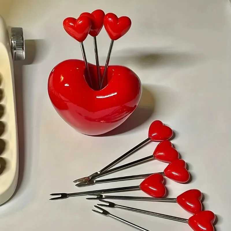 Love Fruit Forks Stainless Steel Cake Fork Set Snacks Tableware Set Kitchen Items Vntines Day Party Favors Y251201
