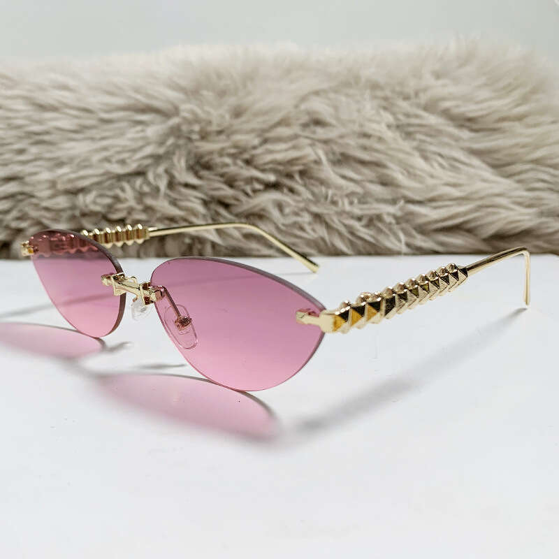 New European and American Style Kaka Alternative Fashion Cat Eye for Women High-end Metal Rivet Leg Sunglasses