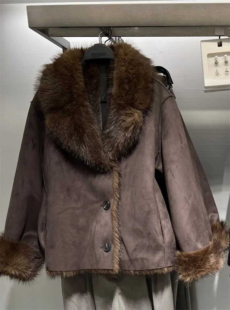 Womens Jacket 2025 Autumn New Style Brown Long-Sleeve Faux Fur Reversible Warm Coat Elegant and StylishT251201