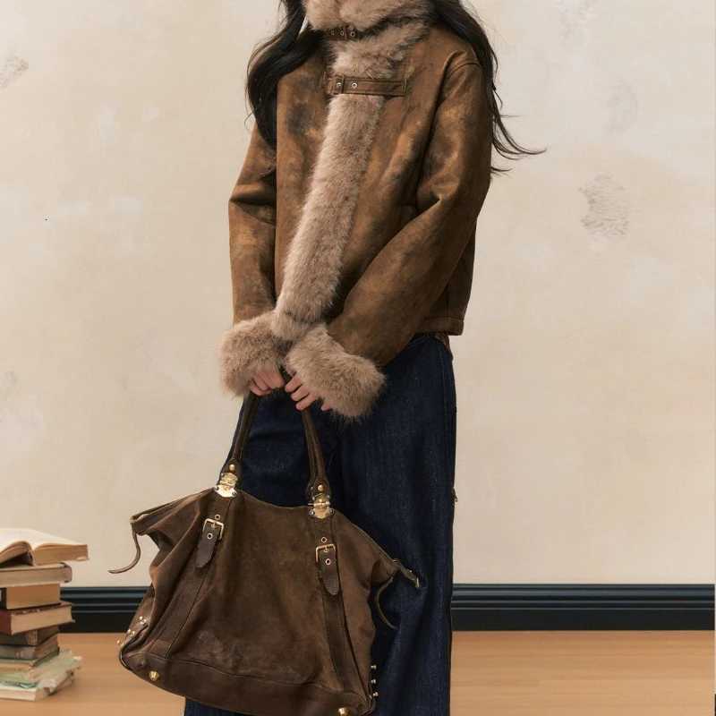 Autumn and Winter Coat with A Stylish Fur Patchwork Design Womens Biker Jacket Leather and Fur Integrated JacketT251201