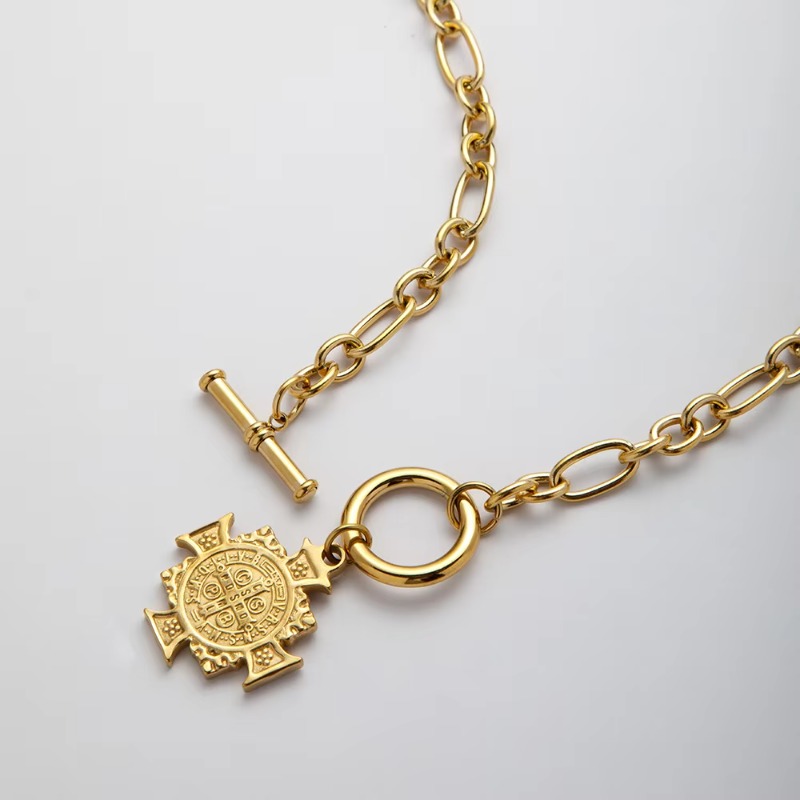 Jewellery Tarnish Free 18K Gold Plated Stainless Steel Oval Link Chain OT Clasp Cross Pendant Choker Necklace for Special Occasions Textured Symbolic 