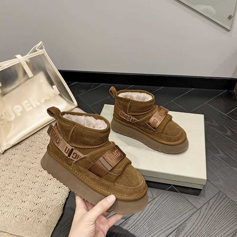 Cow Suede Winter Womens Shoes Fashion 2025 Snow Boots for Girls Flat Designer Platform Boots Casual Thickening Luxury Sneaker H251201