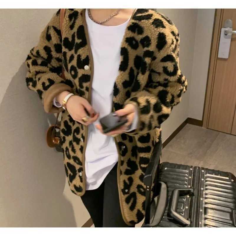Leopard Print Fur Integrated Warm Short Jacket for Womens Autumn and Winter Loose Casual Faux Fur Leopard Print Jacket TopT251201