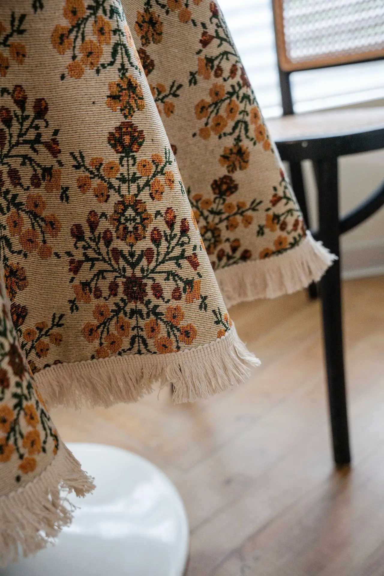 Cotton Linen Round Tablecloth with Tassel Coffee and Tea Table Cover Dining RoomTable Cloth American Furniture Home Decorate Y251201