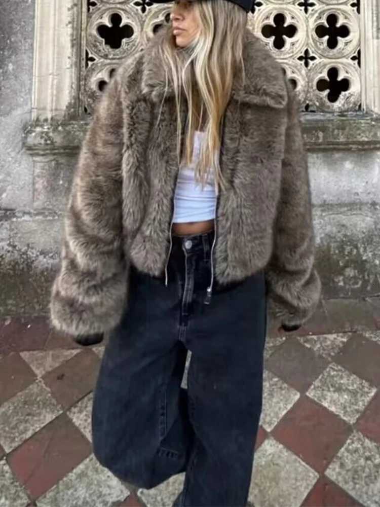 HH Womens 2025 Winter Fashion Contrasting Fur One-piece Jacket Warm Lapel Zipper Decoration Casual Fur Womens StreetwearT251201