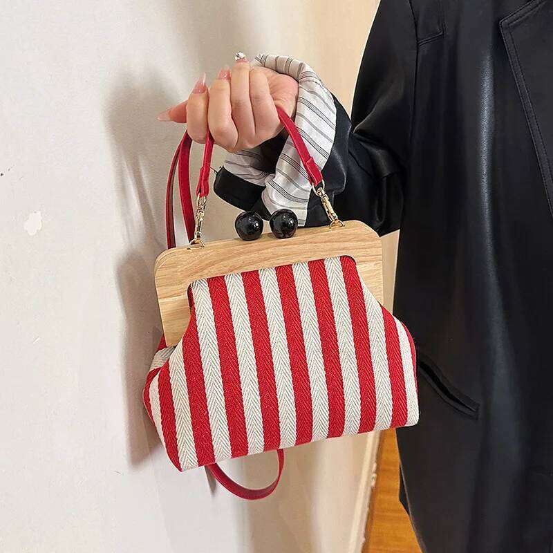 Fashion Striped Wooden Clip Shell Women Shoulder Elegant Crossbody Bags Clutch Purses For Party 2025