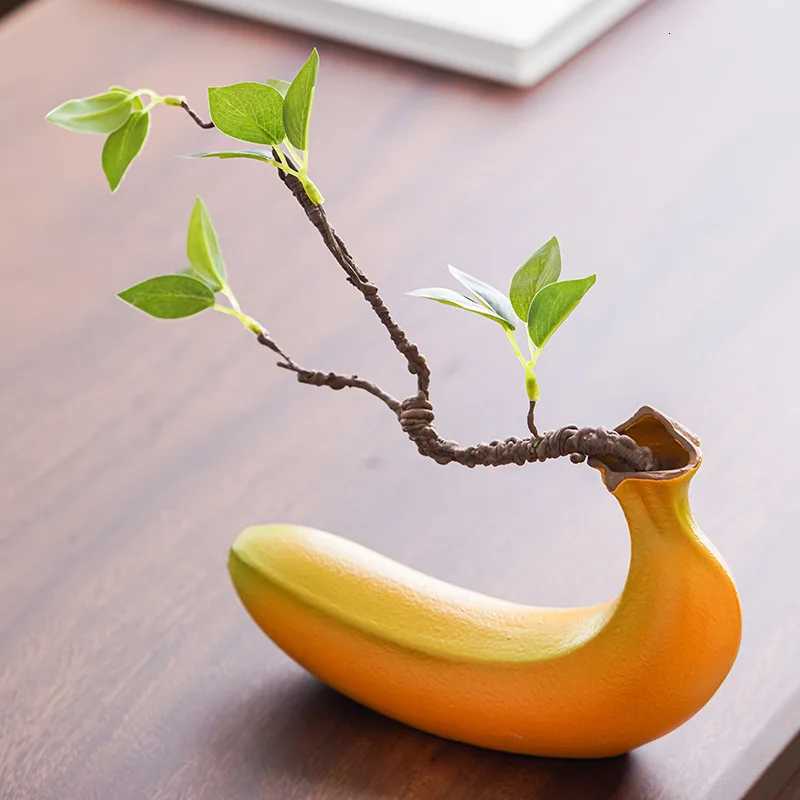 Creative Banana Vase Ceramic Vase Simated Fruit Ornaments Flower Arrangement Accessories Terrarium He Decoration Accessories Y251201