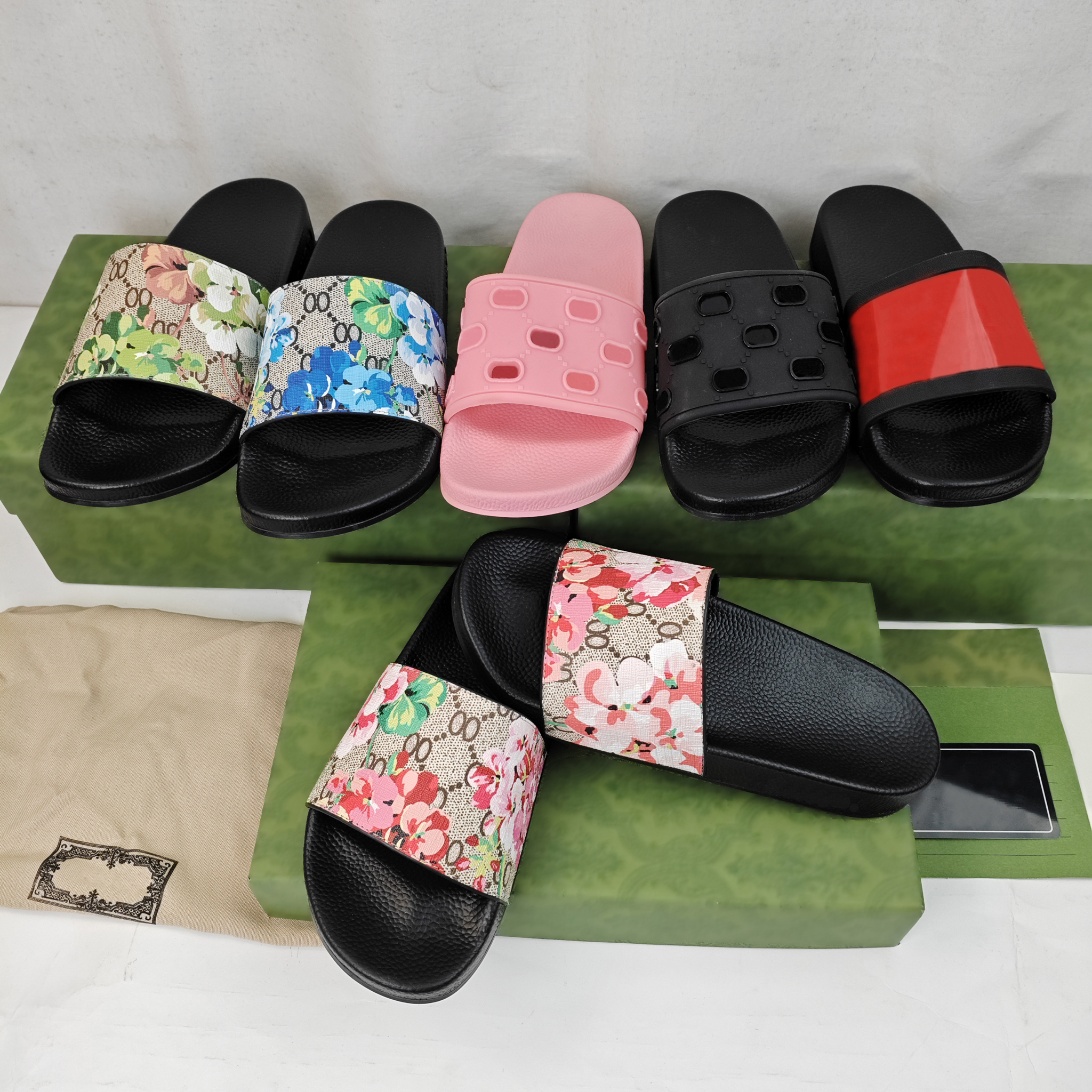 2026 sandals designer mens womens slides Floral Flat Gear sole Luxury Sliders Summer Beach shoes pantoufles claquettes Rubber Slippers Slide Sandal heel
