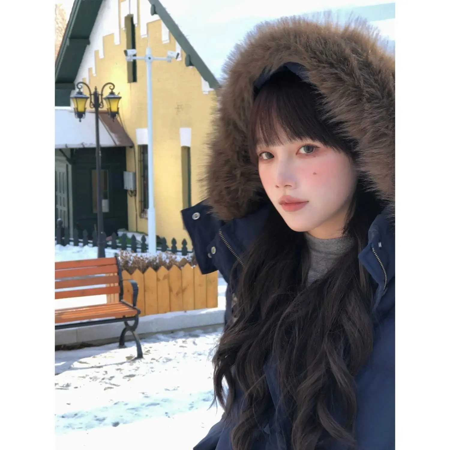 Womens Oversized Casual Big Fur Collar Thickened Coat 2025 Winter New Short Down Jacket Korean Loose Parka Coat Lady OuterwearT251201