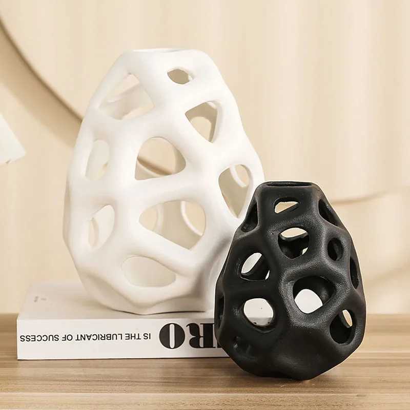 CAPIRON Hollow Out Ceramic Vase White Black Nordic ical Aesthetics Off He Living Ro Interior Decoration Acessories Y251201