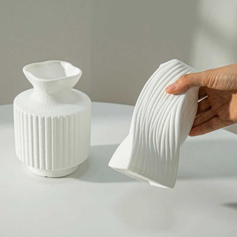 Plastic Flower Vase Modern Simple White Vase He Ro Decoration Ornaments Artistic Plant Pot Interior Decor Table Ornament Y251201