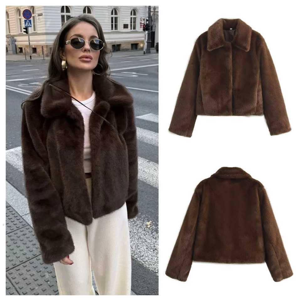 2024 Winter New Womens Clothing Style Versatile Collar Long Sleeve Artificial Fur Effect Short CoatT251201
