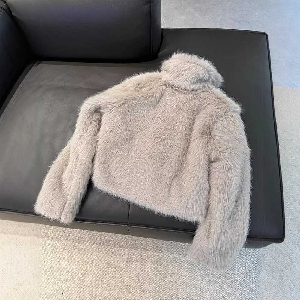 2024 Women Fashion Cropped Faux Fur Jacket Coat Long Sleeve Front Snap-button Female Outerwear Chic Lapel Collar Thick CoatT251201
