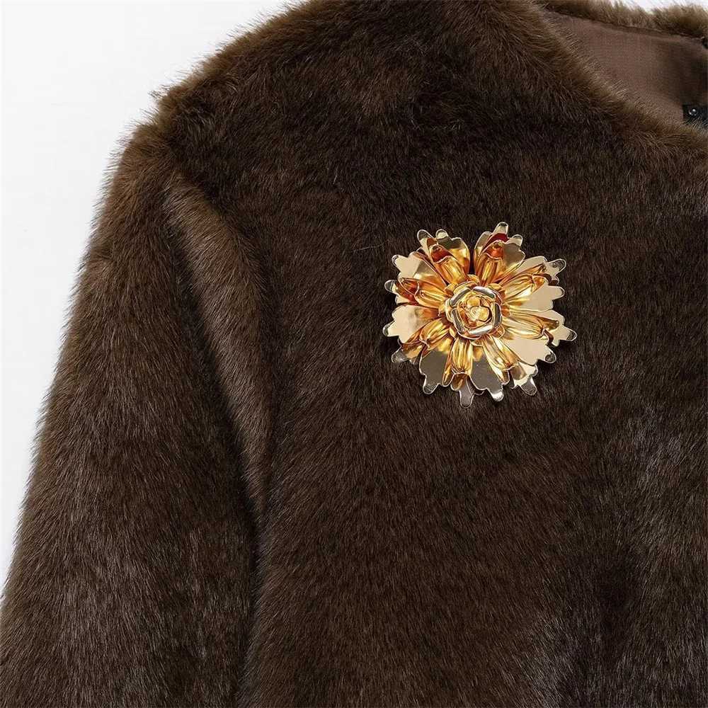 Womens New Product Brooch with Artificial Fur Effect Round Neck Long Sleeve Solid Color Warm Jacket CoatT251201