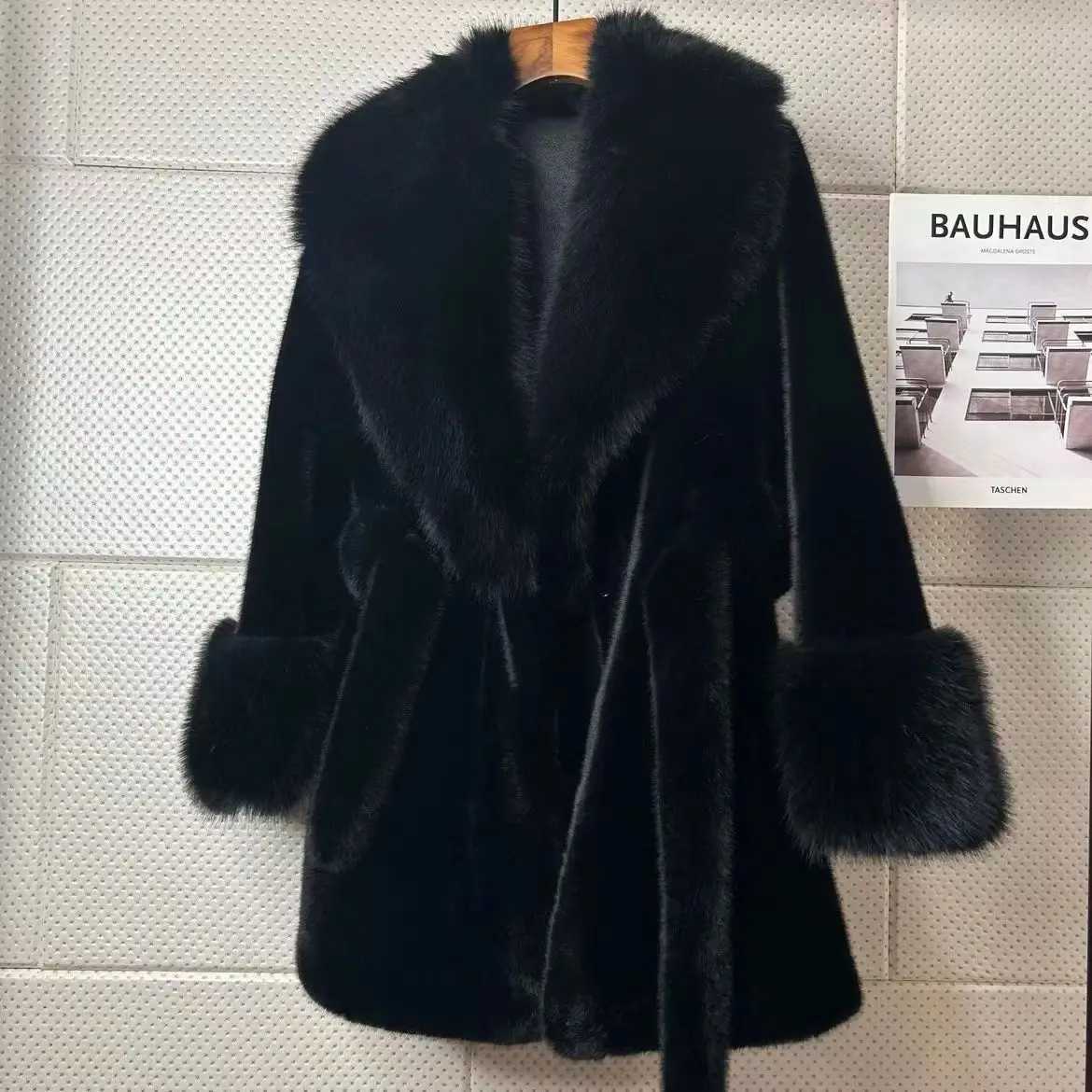 New Fashion Big Fur Collar Long Fur Jacket Women Winter Coat Environmentally Friendly Thick Faux Fox Fur Coat Women ClothingT251201