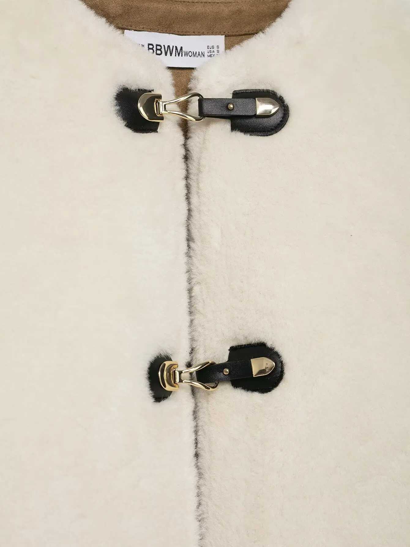 Women Fashion Winter Fur Coat Solid Beige Long Sleeves Horn Buckle Loose Jackets Female Casual Vintage High Street Outerwear TopT251201