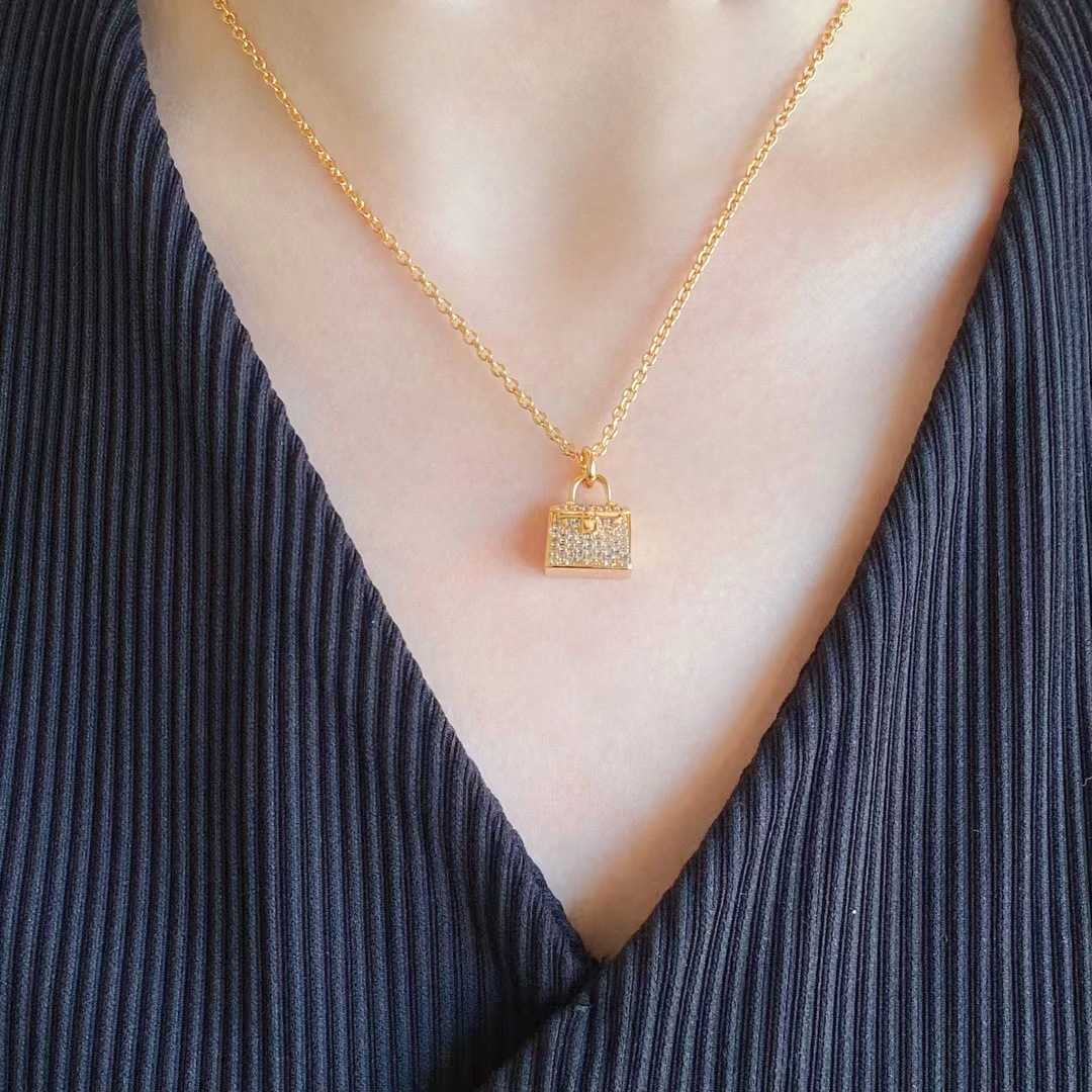 925 sterling silver lock shaped pendant necklace suitable for women pendant full cubic zirconia gold silver exquisite jewelry party X241123