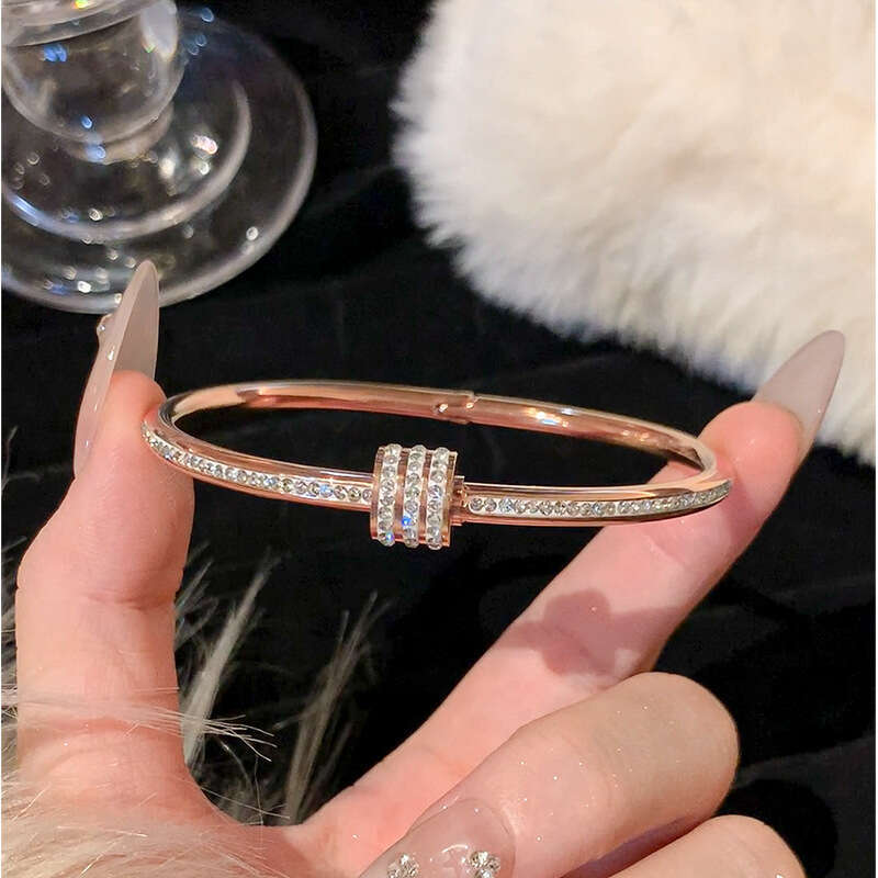 Titanium Electroplated Diamond Inlaid Silver High-end European and American Fashion Stainless Steel Bracelet Women's Jewelry