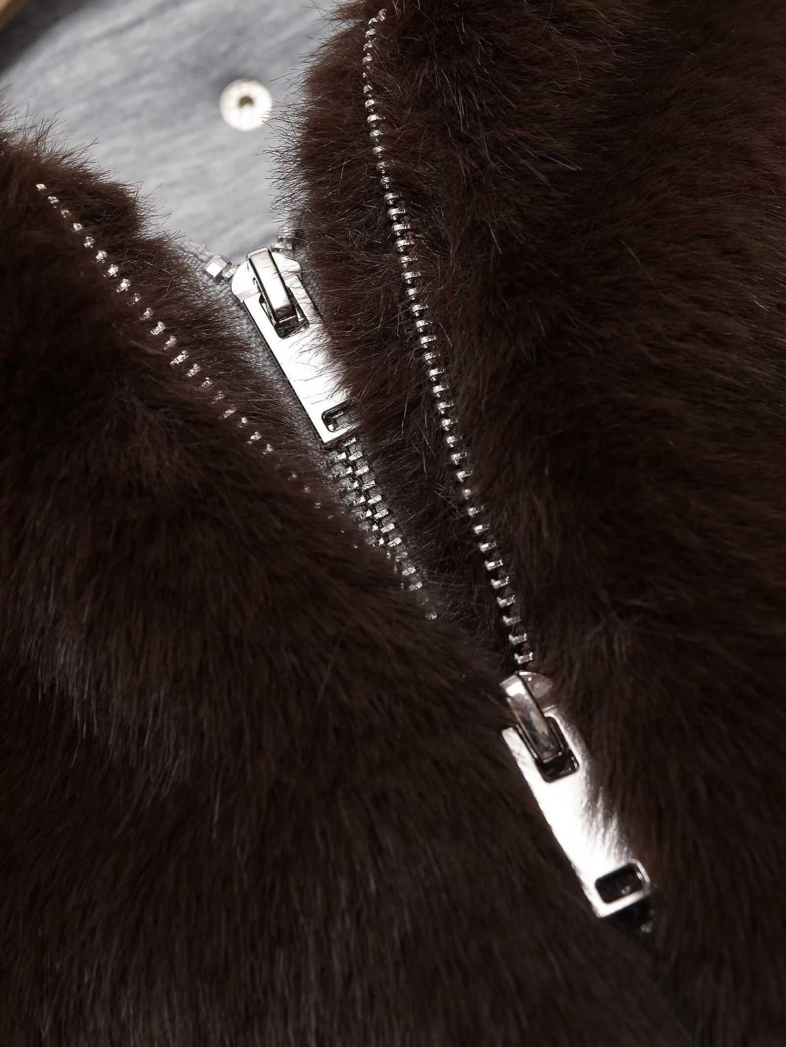 2025 Winter New Fashionable Sweet Loose Splicing Artificial Fur Zipper Hooded Jacket for WomenT251201