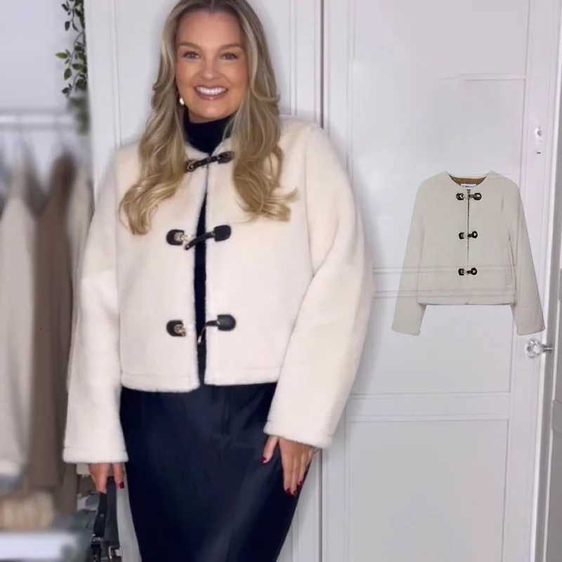 Women Fashion Winter Fur Coat Solid Beige Long Sleeves Horn Buckle Loose Jackets Female Casual Vintage High Street Outerwear TopT251201