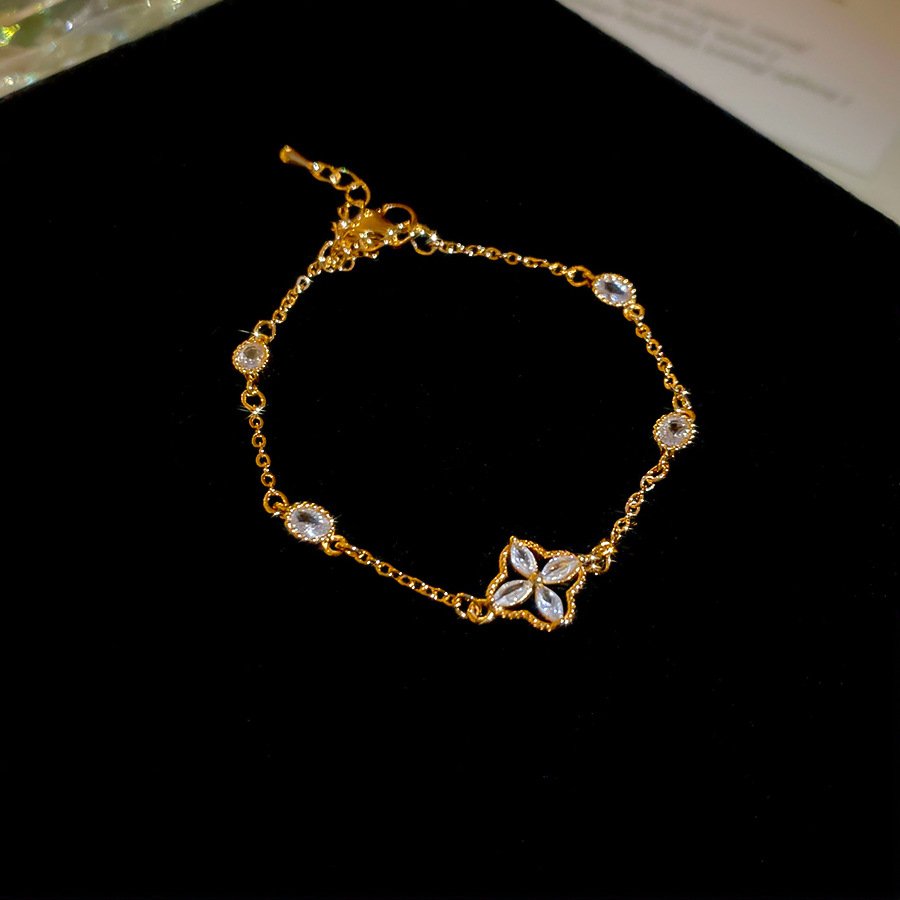 French Retro Zircon Flower Pearl Elegant Temperament Niche Versatile Bracelet Light Luxury High-end Feel Women's Jewelry - view 6