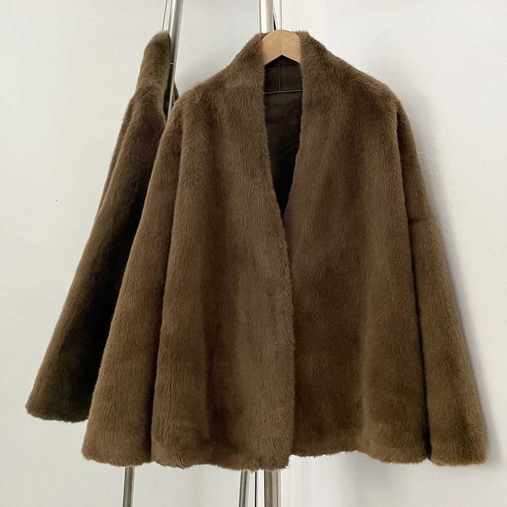 New Fur Coat Artificial Female Long Sleeves Faux Fur Autumn Winter Loose Fluffy Jacket Women Fashion Thickened Warm Top ClothesT251201